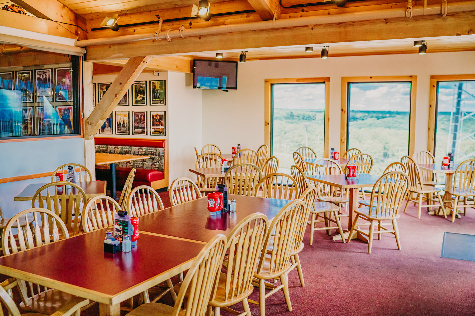 Roadies Restaurant And Bar